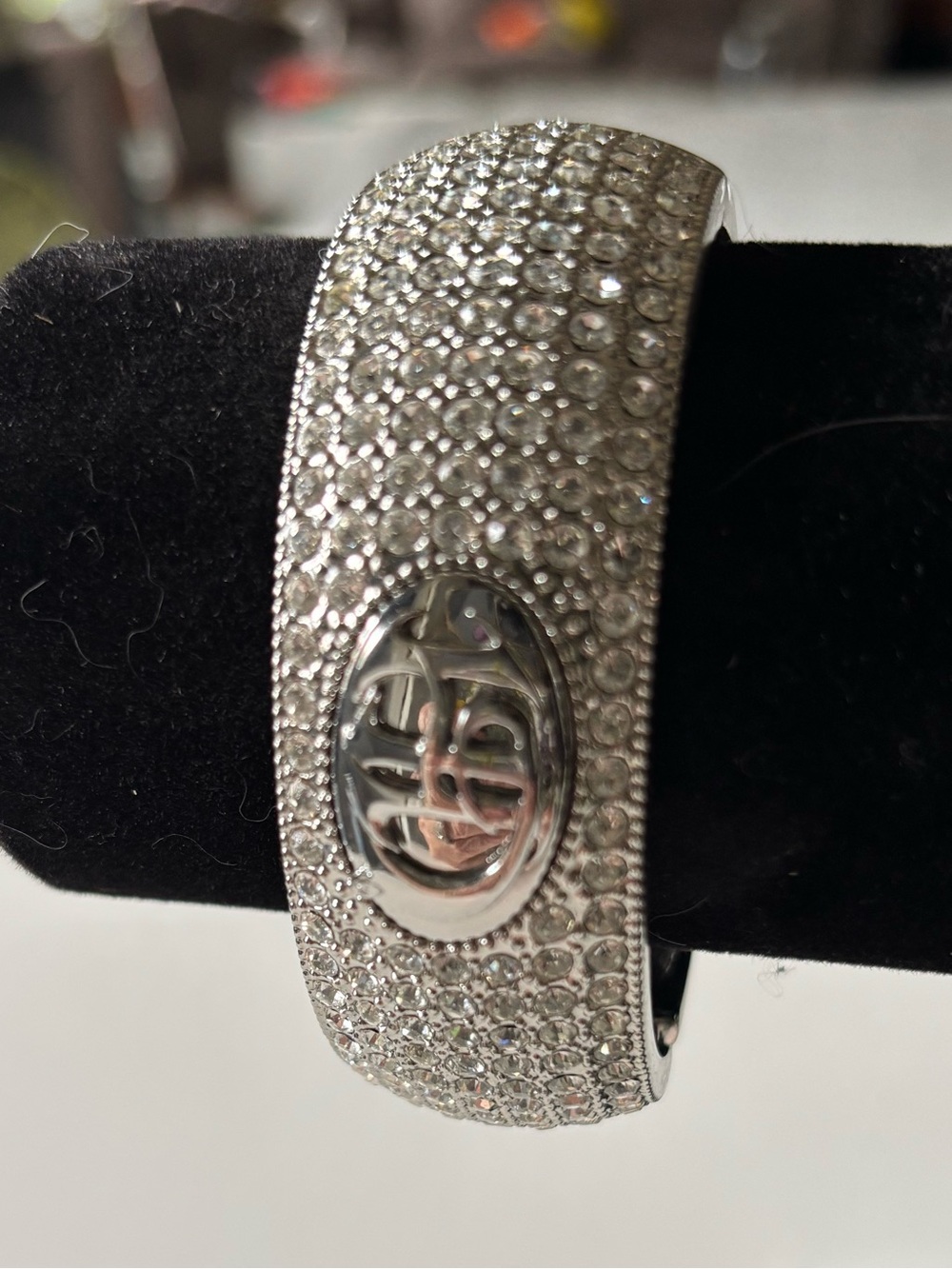 Harley-Davidson Crystal Pavé Hinged Cuff Bracelet Silver Tone Wide Bangle - Picture 3 of 6